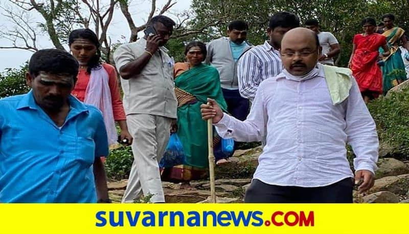 Congress MLA yatindra siddaramaih visits mahadeshwara nagamale By Wlak rbj