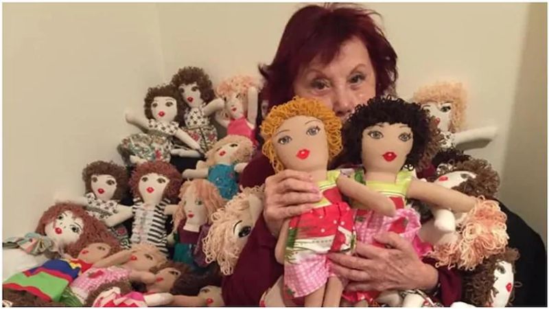 Beirut blast:  Elderly woman makes dolls for girls who lost theirs