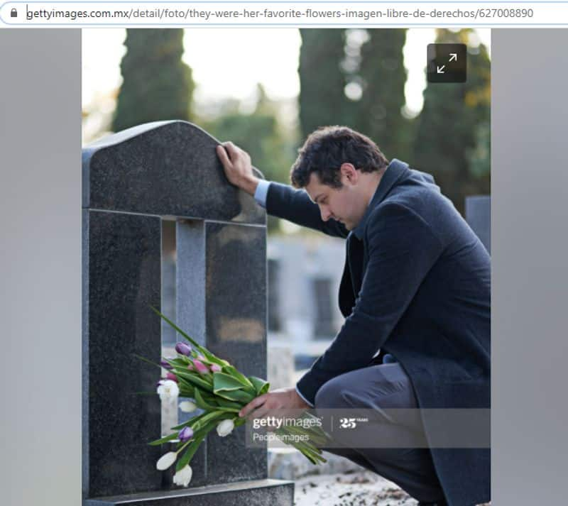 Reality behind Picture of Pele mourning at Maradonas grave