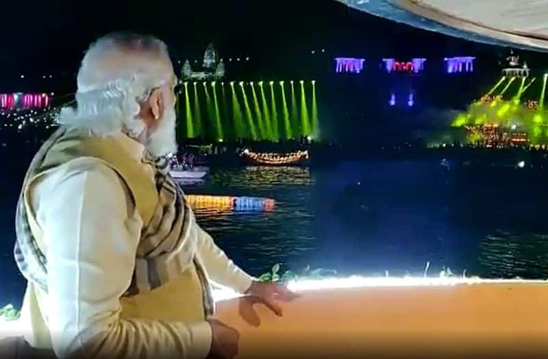 Pm Modi in Dev Deepawali Prime Minister Narendra Modi shouts at Shiva Tandav song