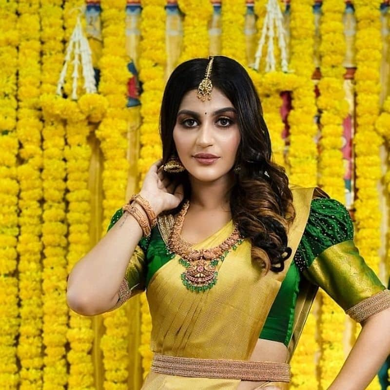 Actress Yashika Aannand announces marriage in instagram