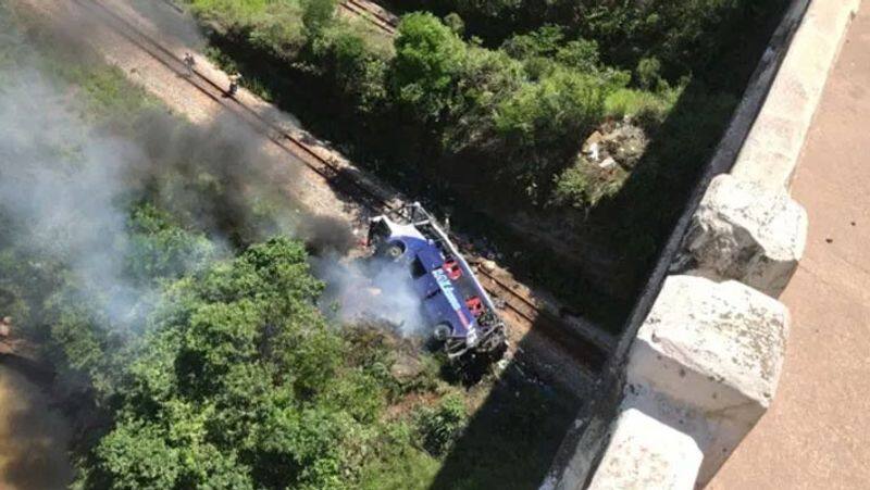 Brazil bus accident...17 people dead