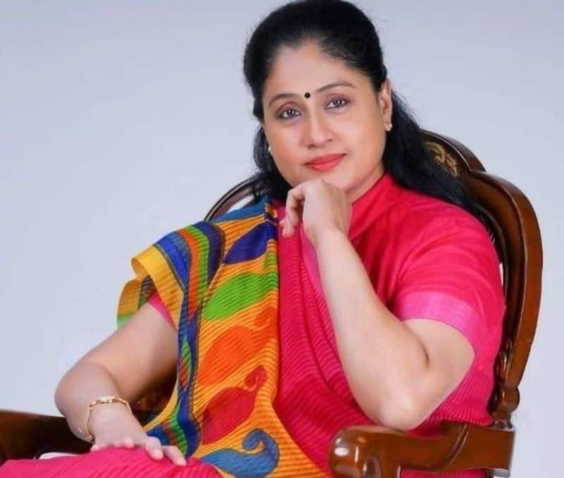 Vijayashanti resigns Congress joining BJP Monday-VPN