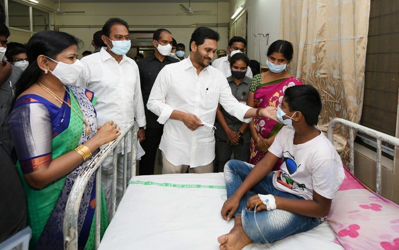 expert committee submit report to ap cm ys jagan over eluru mystery disease ksp