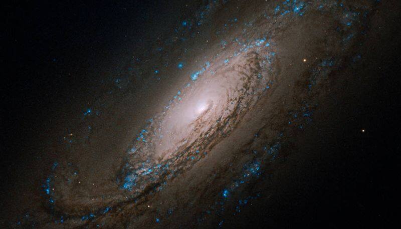 Space Hubble Telescope anniversary galaxy images - vpn