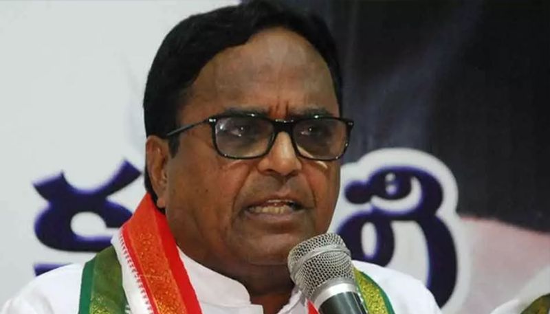 Ponnala Lakshmaiah fires on trs and bjp