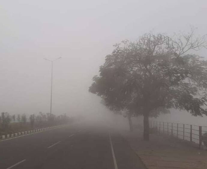 এক ধাক্কায় কিছুটা নামল তাপমাত্রার পারদ, সপ্তাহের শেষেই রাজ্যে কনকনে শীত বাংলায়