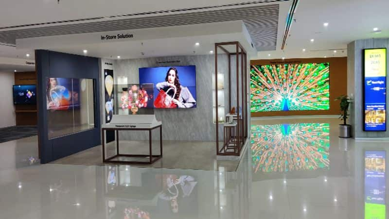 LG B2B innovation gallery set up in coportate office Noida