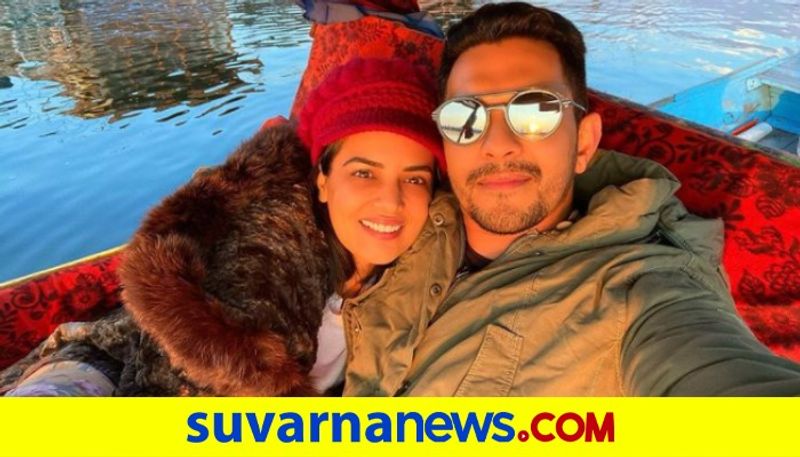 Aditya Narayan is bathing in beauty on Srinagar honeymoon writes a poem about wife Shweta Agarwal dpl