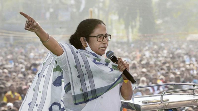 Mamata Banerjee demands national holiday on Christmas-dbr