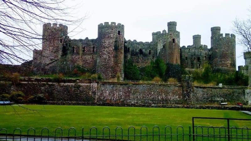 london walk travelogue by Nidheesh Nandanam Conwy castle