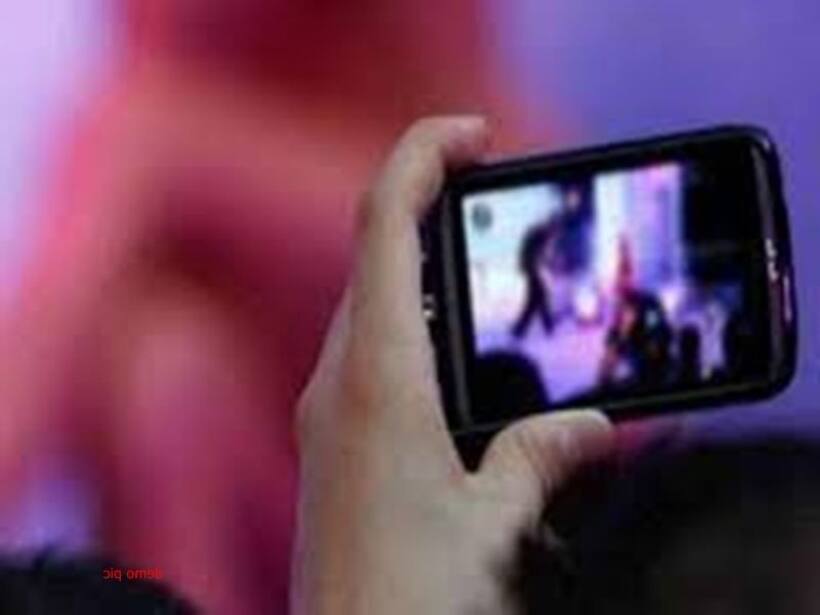 Bollywood Honey Trap : 100మంది సెలబ్రిటీల నగ్న వీడియోలు లీక్ !
