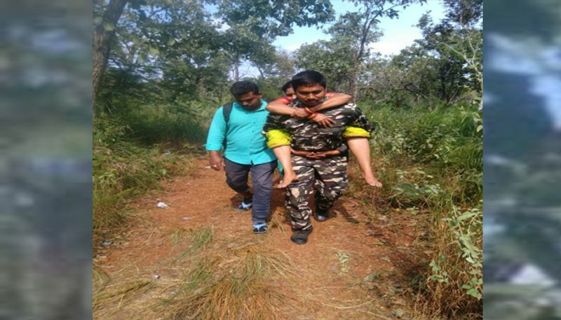 police constable arshad helps tirumala devotee