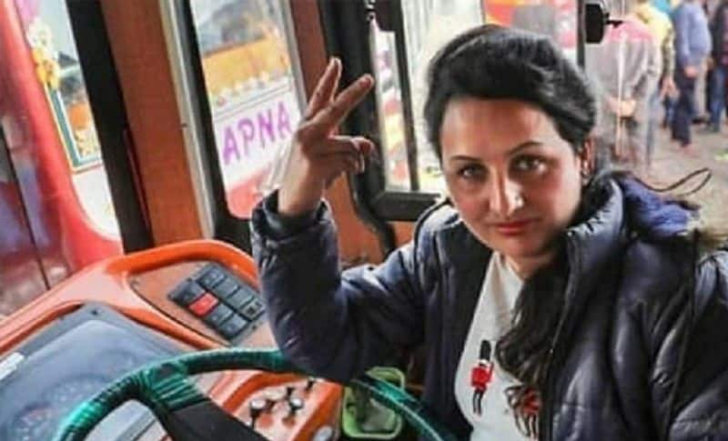 Jammu and Kashmir: 30-year-old Pooja Devi drives a bus makes everyone stand up and take notice