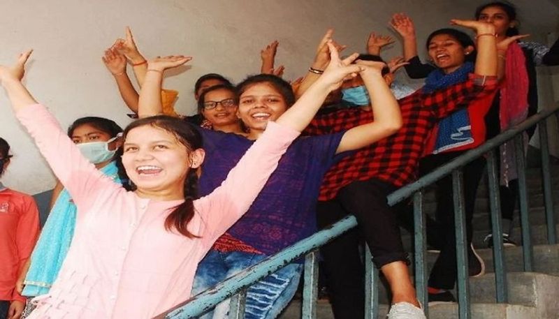 cbse scholarship for single girl child 2020 application last date extended to dec 28 apply now