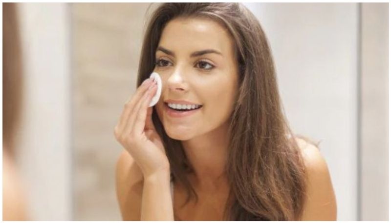 kitchen ingredients that can double up as the best natural makeup removers