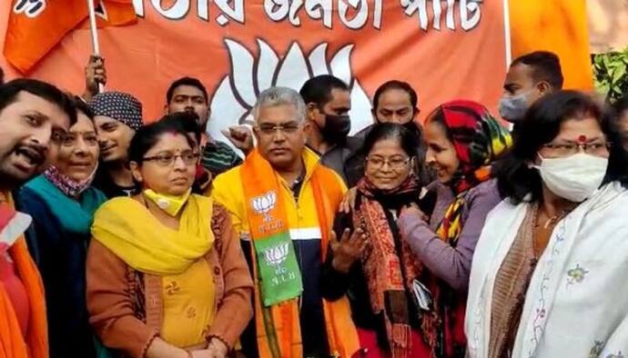 'BJP-র ভয়ে বাংলাকে দেশছাড়া করতে চান',  মুখ্যমন্ত্রীকে তোপ দিলীপের