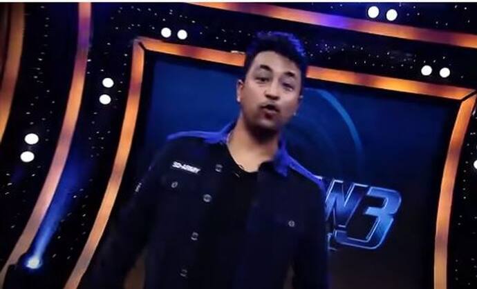 ప్రగ్యాన్‌ ఓజా మాజీ టీమిండియా క్రికెట్‌ ప్లేయర్. ఐసీసీ నెంబర్‌ వన్ స్పిన్నర్‌.  టెస్ట్, వన్డే, టీ20 ఇలా అన్నీ ఫార్మాట్‌లలో బెస్ట్ బౌలర్‌గా రాణించిన ప్రగ్యాన్‌ ఓజా ప్రస్తుతం ఐపీఎల్‌క్‌, రంజీలకు పరిమితమయ్యారు.