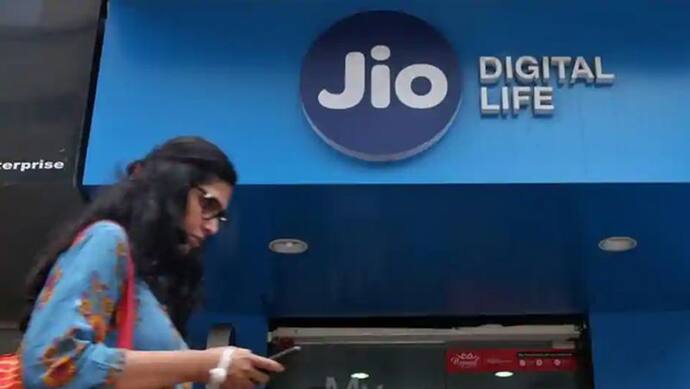 नए साल पर Jio का तोहफा, 1 जनवरी से किसी भी नंबर पर लोकल कॉल्स फ्री, जानिए क्या है वजह?