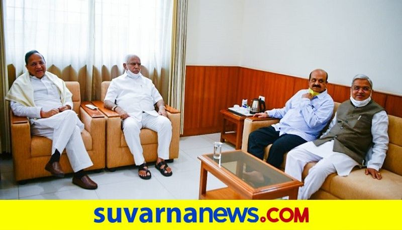 CM Yediyurappa and Team Meets Karnataka BJP In charge Arun Singh Over Cabinet expansion rbj