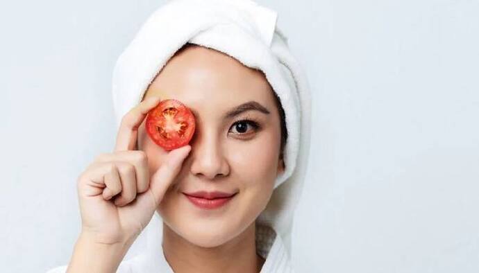 <p>When it comes to skin care, tomatoes are one of the most effective remedies for a clear and clean skin. Not only are these humble robust red balls full of nutrients but also highly effective in healing and clarifying the skin.</p>

