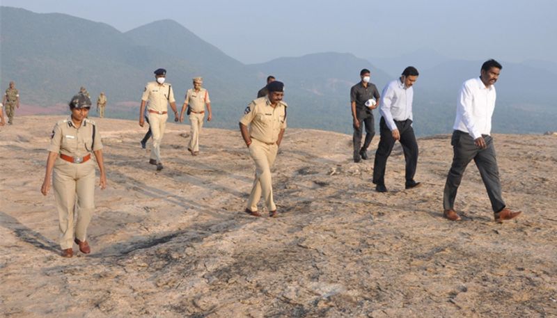 Andhra Pradesh : CID begins probe into Ramateertham temple incident - bsb