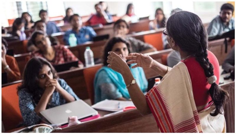 Students Faces Problems Due to Strike of the Guest Lecturers in Koppal grg