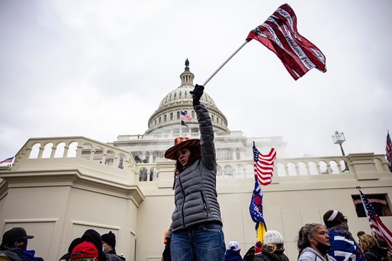 Curfew in Washington DC as Trump supporters storm Capitol pod