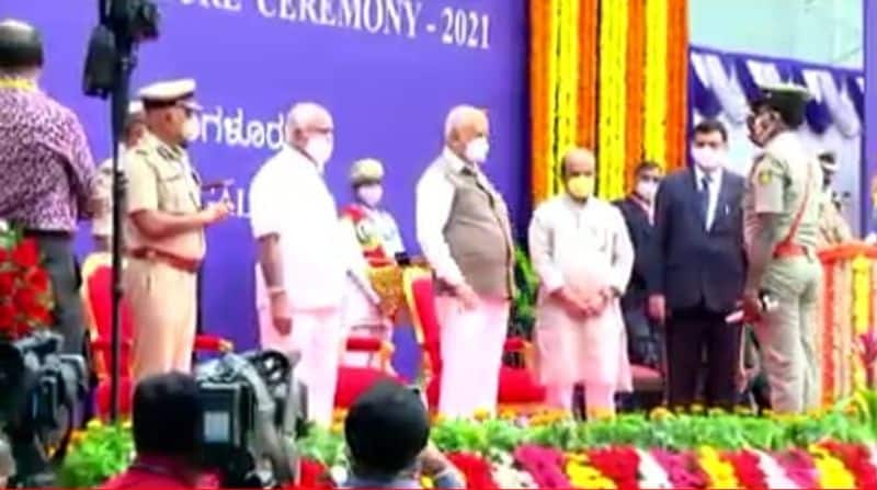 city market Police inspector BG Kumaraswamy Gets rashtrapati Award at Bengaluru rbj