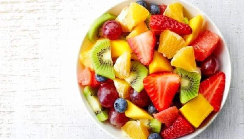 Fruit lovers: Do you know if you should eat fruits before or after a meal-dnm