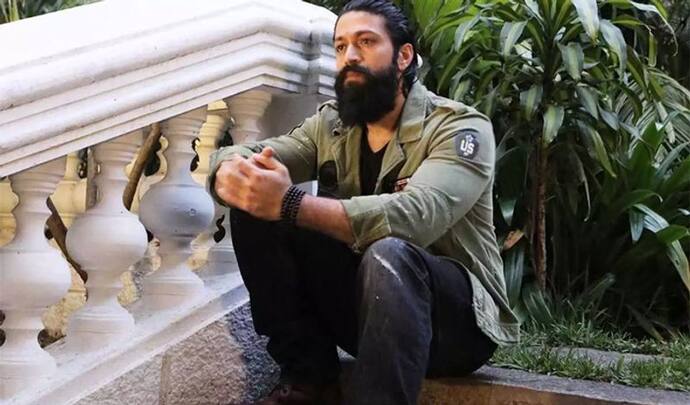 ‘కేజీయఫ్‌ ఛాప్టర్‌ 1’ సెన్సేషనల్‌ హిట్‌ అయ్యింది.. ఇప్పుడు ‘కేజీయఫ్‌ ఛాప్టర్‌ 2’ కూడా అలాంటి రికార్డులను క్రియేట్‌ చేస్తుందని అనుకుంటున్నారా? అనే ప్రశ్నకు సమాధానం ఇస్తూ...‘కేజీయఫ్‌ ఛాప్టర్‌ 1’ సినిమా స్టార్ట్‌ చేసే ముందు మాకు చాలా లిమిట్స్ ఉండేవి. అయితే ఓ మంచి సినిమాను ప్రేక్షకులకు అందించాలనే తపనతో ఎంతో కష్టపడి సినిమాను రూపొందించాం. ఆ తపనే ఓ మంచి సినిమాను ప్రేక్షకులకు అందించే దిశగా మమ్మల్ని నడిపించింది అన్నారు యష్.