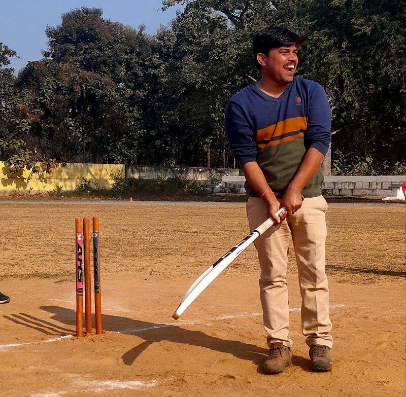 How A Specially abled Bangle Seller Became An IAS Officer Life of Ramesh Gholap Story mah