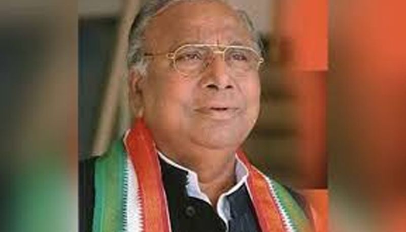 V Hanumantha Rao Comments on etela rajender at Congress Vari Deeksha