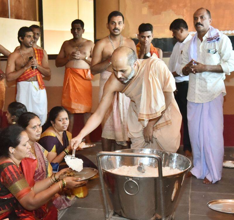 prasadam restart at Udupi Sri Krishna Mutt rbj