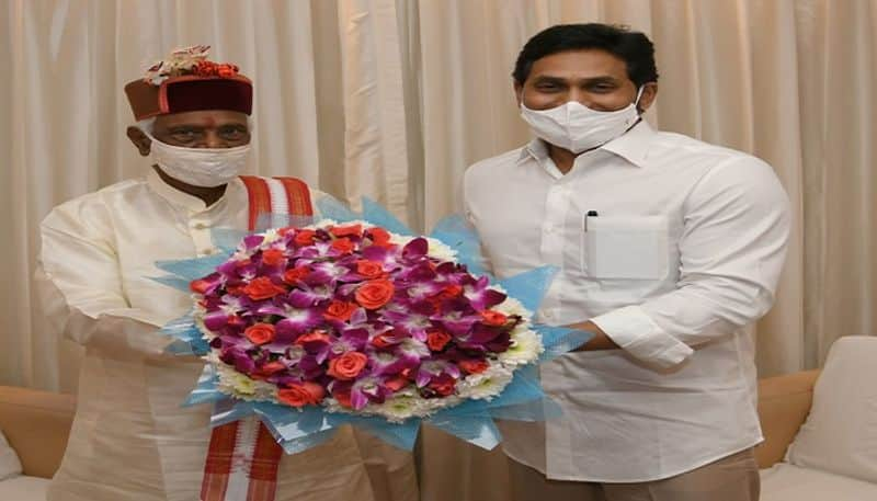 ap cm ys jagan meets himachal pradesh governor bandaru dattatreya in vijayawada - bsb