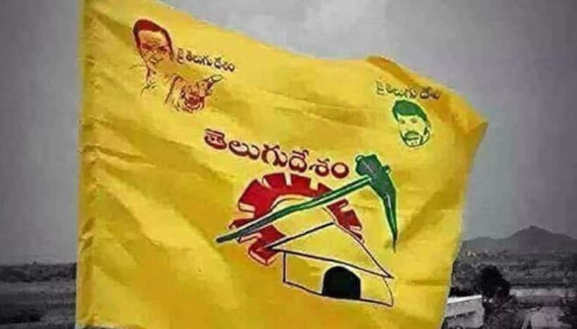 యువగళం పాదయాత్ర .. భీమవరంలో ఘర్షణ , 52 మంది టీడీపీ నేతలపై కేసులు