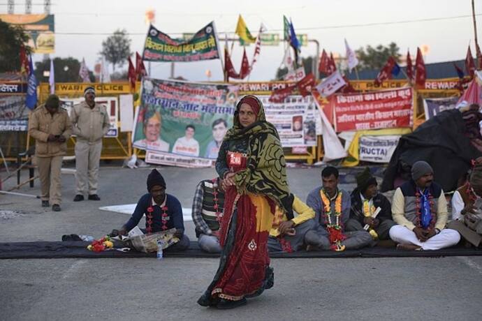 ৪০ জনকে নোটিশ NIA-এর, সরকার আন্দোলন দুর্বল করতে চাইছে বলে অভিযোগ অন্নদাতাদের