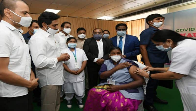 cm Jagan launched vaccination drive at vijayawada GGH