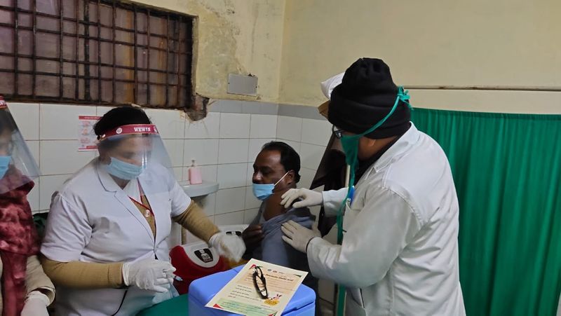 Coronavirus vaccine 16 lakh people vaccinated india since Jan 16 ckm