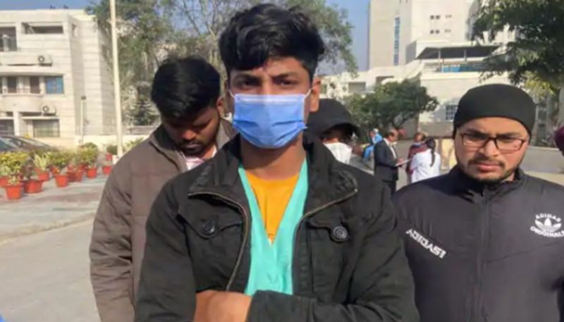 mortuary employee from delhi shares experience of pandemic after vaccination