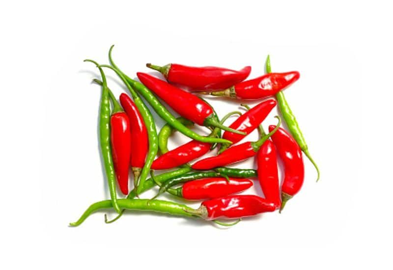 Green chilli or red chilli: Which is better option for your health-dnm