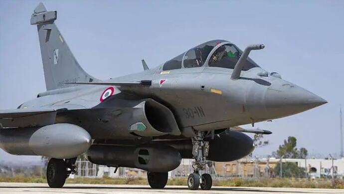 Rafale deal: दसाॅल्ट ने किया इनकार, कहा-नहीं हुआ एक भी पैसे का लेनदेन