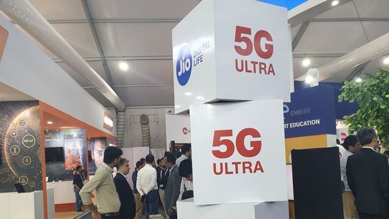 Reliance Jio launches first ever 5G data pack for prepaid users with rs Rs 61 along  64kbps speed ckm