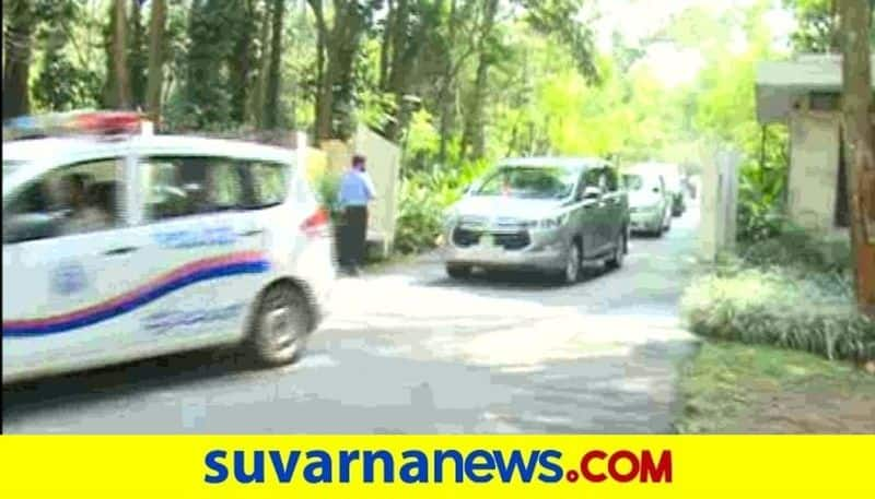 Minister CP Yogeshwar Walks Out from Chikkamagaluru Resort rbj