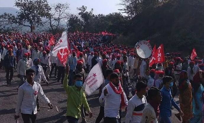 महाराष्ट्र में अन्नदाता की हुंकार: नासिक से मुंबई 180 KM मार्च पर निकले हजारों किसान, हुजूम देख हैरान