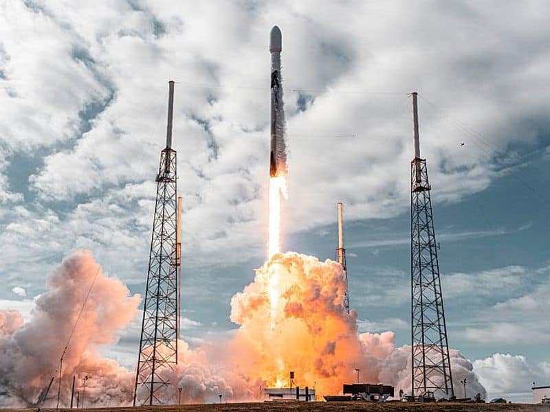 SpaceX sends 143 satellites into orbit, breaks ISRO's record-VPN