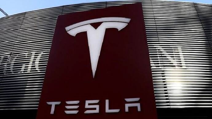 Tesla के इंजीनियर ने चुराई 26 हजार सीक्रेट फाइलें, कंपनी ने किया मुकदमा