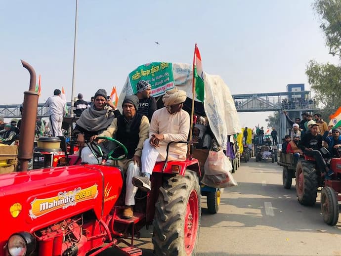 কৃষকদের ১০ লক্ষ টাকা ব্যক্তিগত বন্ডের নোটিশ, উত্তর প্রদেশ সরকারের থেকে জবাব চাইল আদালত