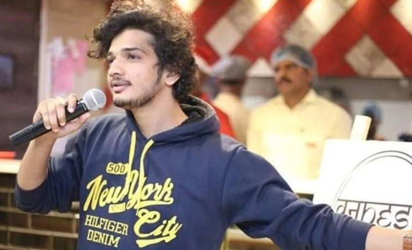 Stand-up comedian Munawar Faruqui walks out of Indore Jail on Saturday night after call from SC judge