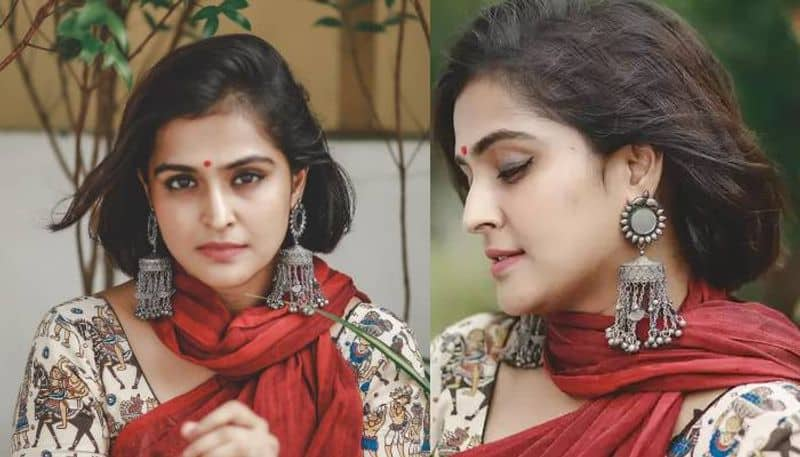 remya nambeesan in jimikki kammal and saree